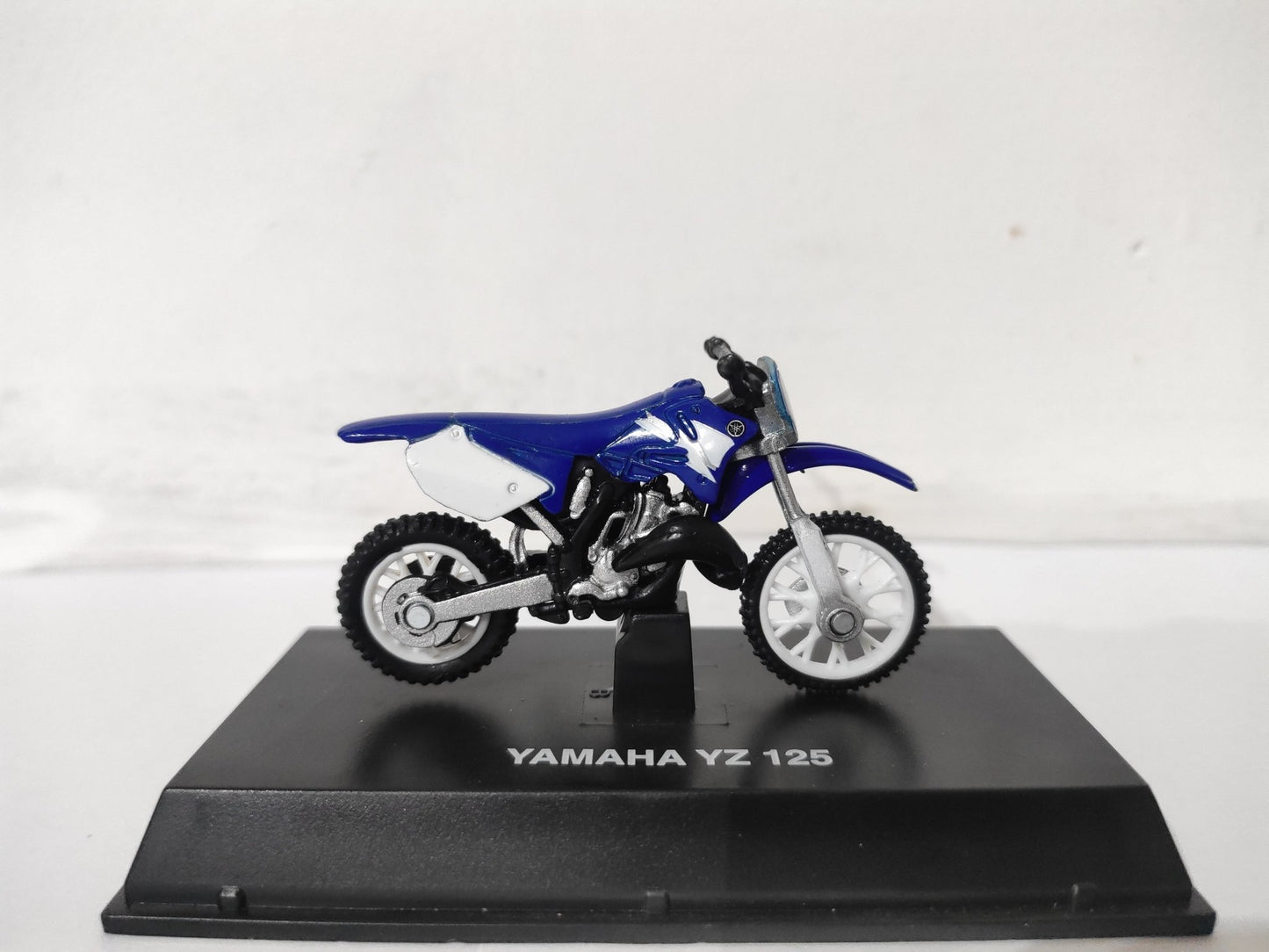 New Ray Toys 1:32 Yamaha YZ 125 - New Ray Toys